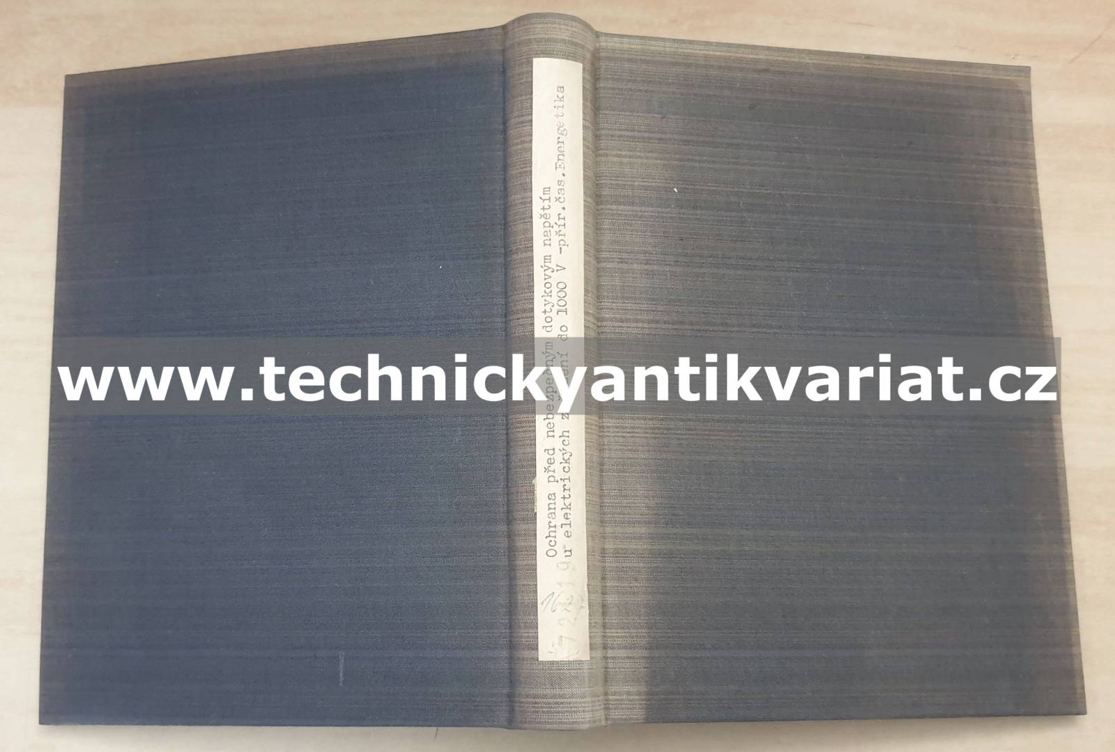 Ochrana před nebezpečným dotykovým napětím u elektrických zařízení do 1000 V (1972)
