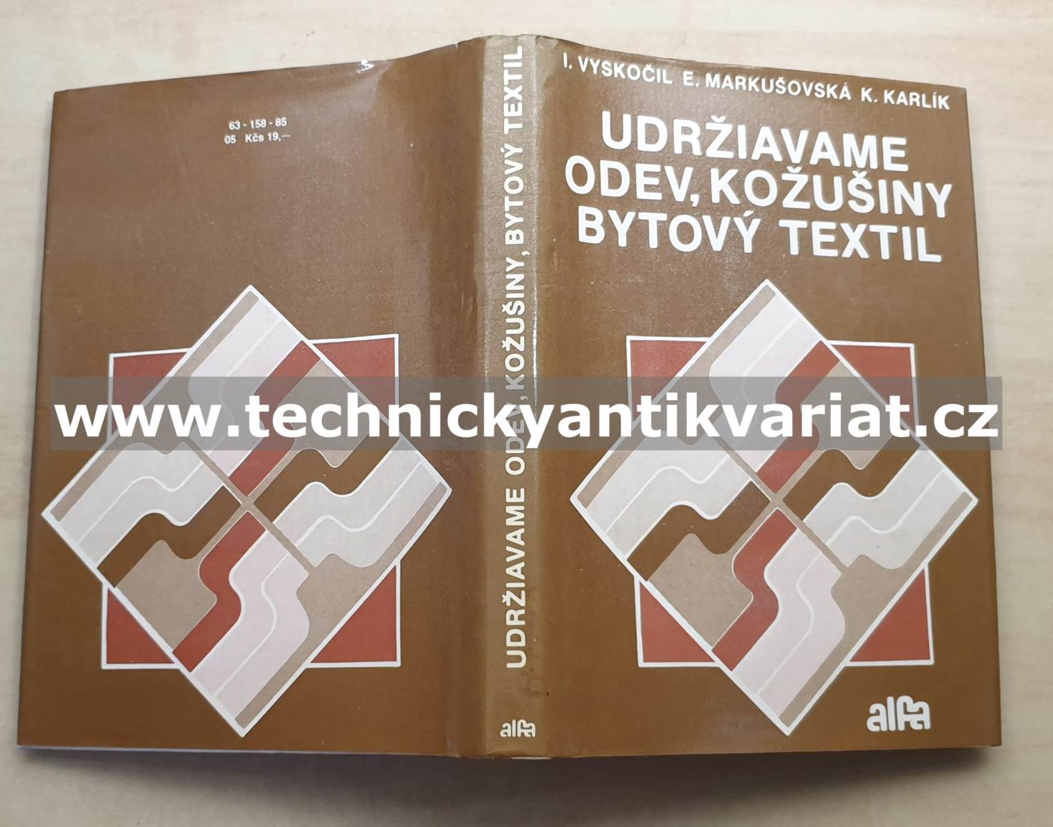 Udržiavame odev, kožušiny, bytový textil - Vyskočil, Markušovská, Karlík (1985)