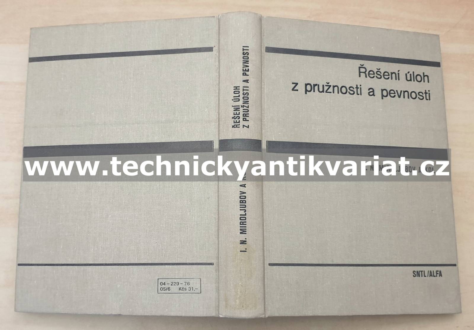 Řešení úloh z pružnosti a pevnosti - L. N. Miroljubov (1976)