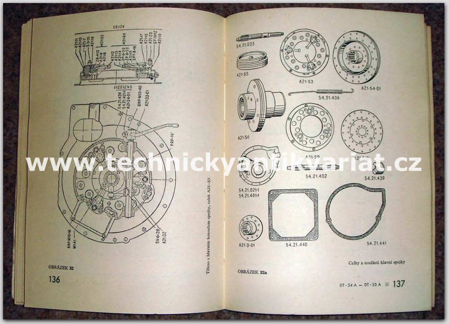 Traktor DT 54A, DT 55A