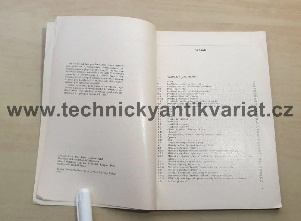 Elektrická zařízení v chemických a jiných agresivních prostředí - Bartáková, Vařák (1975)