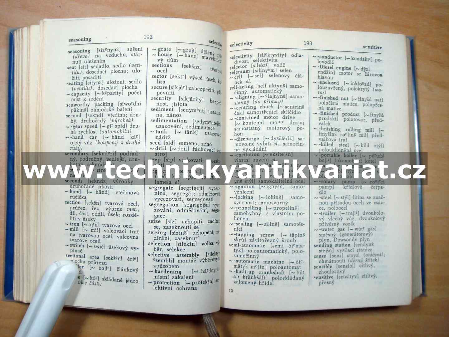 Kapesní anglicko-český a česko-anglický technický slovník