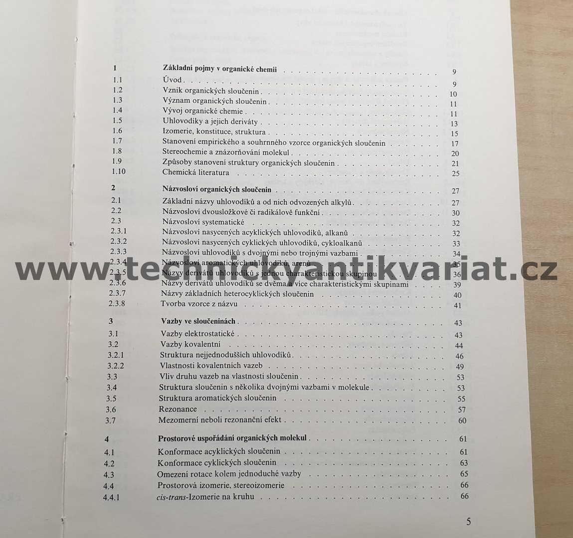 Úvod do studia organické chemie - J. Pacák (1982)