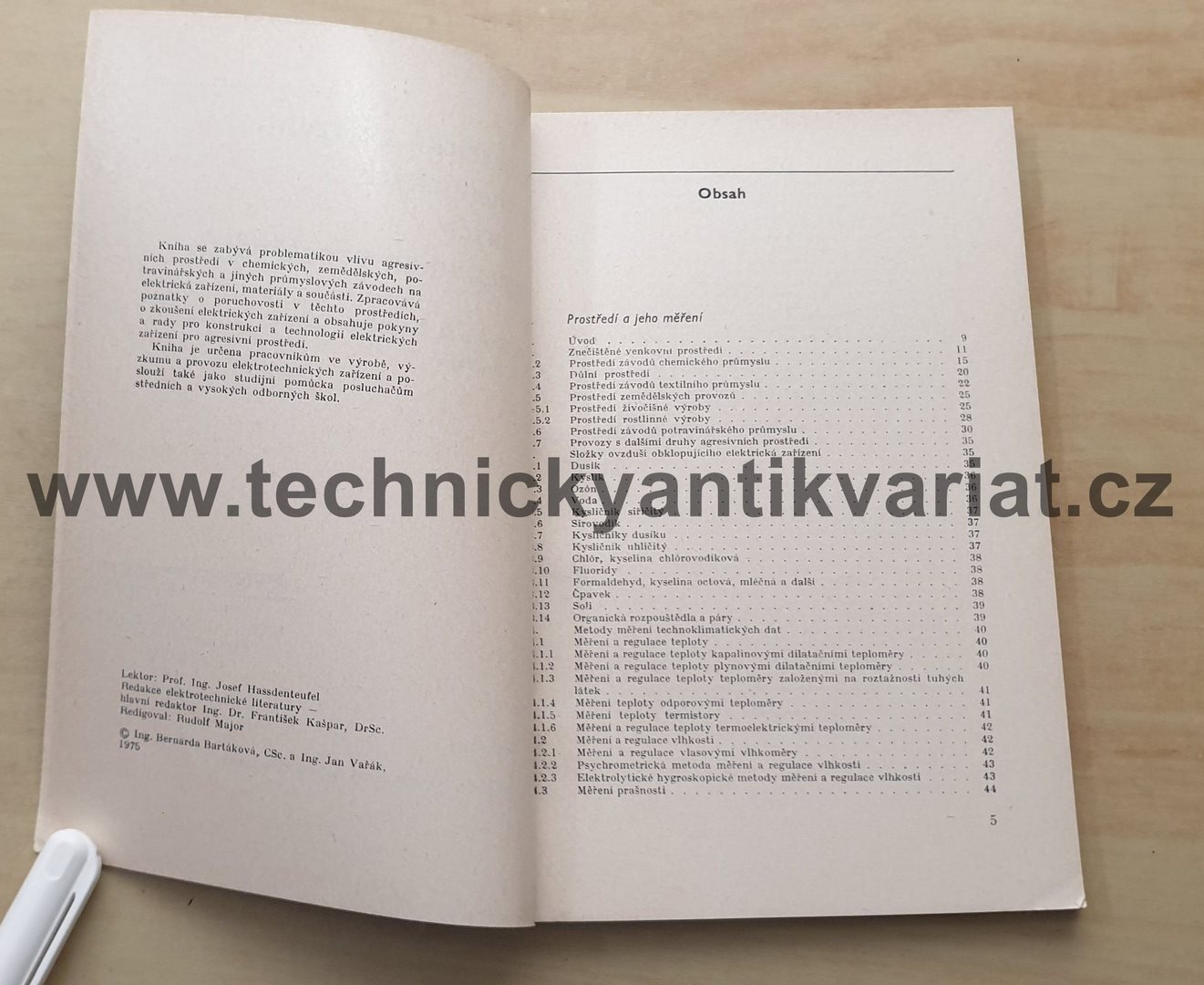 Elektrická zařízení v chemických a jiných agresivních prostředí - Bartáková, Vařák (1975)