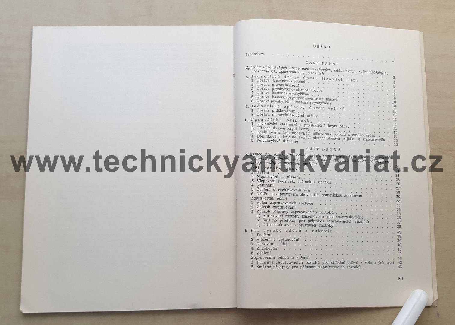 Povrchová úprava usní a kožených výrobků - V.Pektor, J.Ondráček (1956)