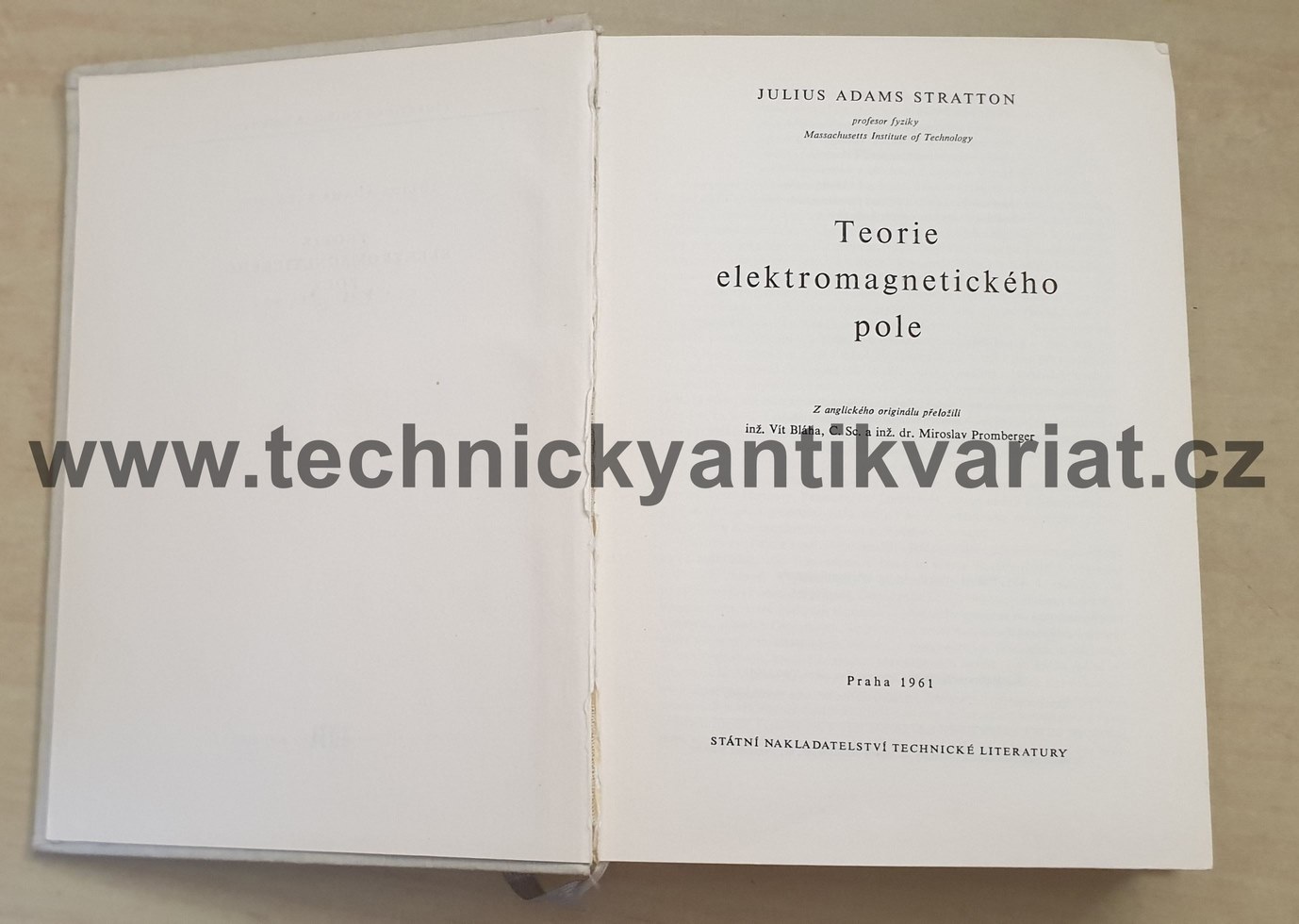 Teorie elektromagnetického pole - J.A. Stratton (1961)