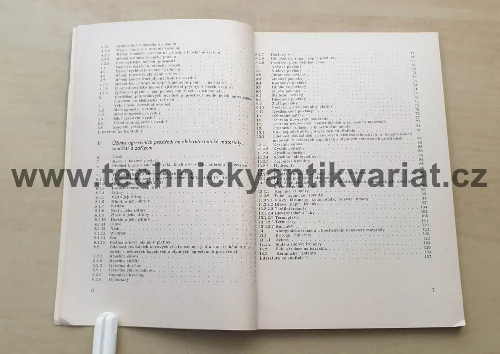 Elektrická zařízení v chemických a jiných agresivních prostředí - Bartáková, Vařák (1975)