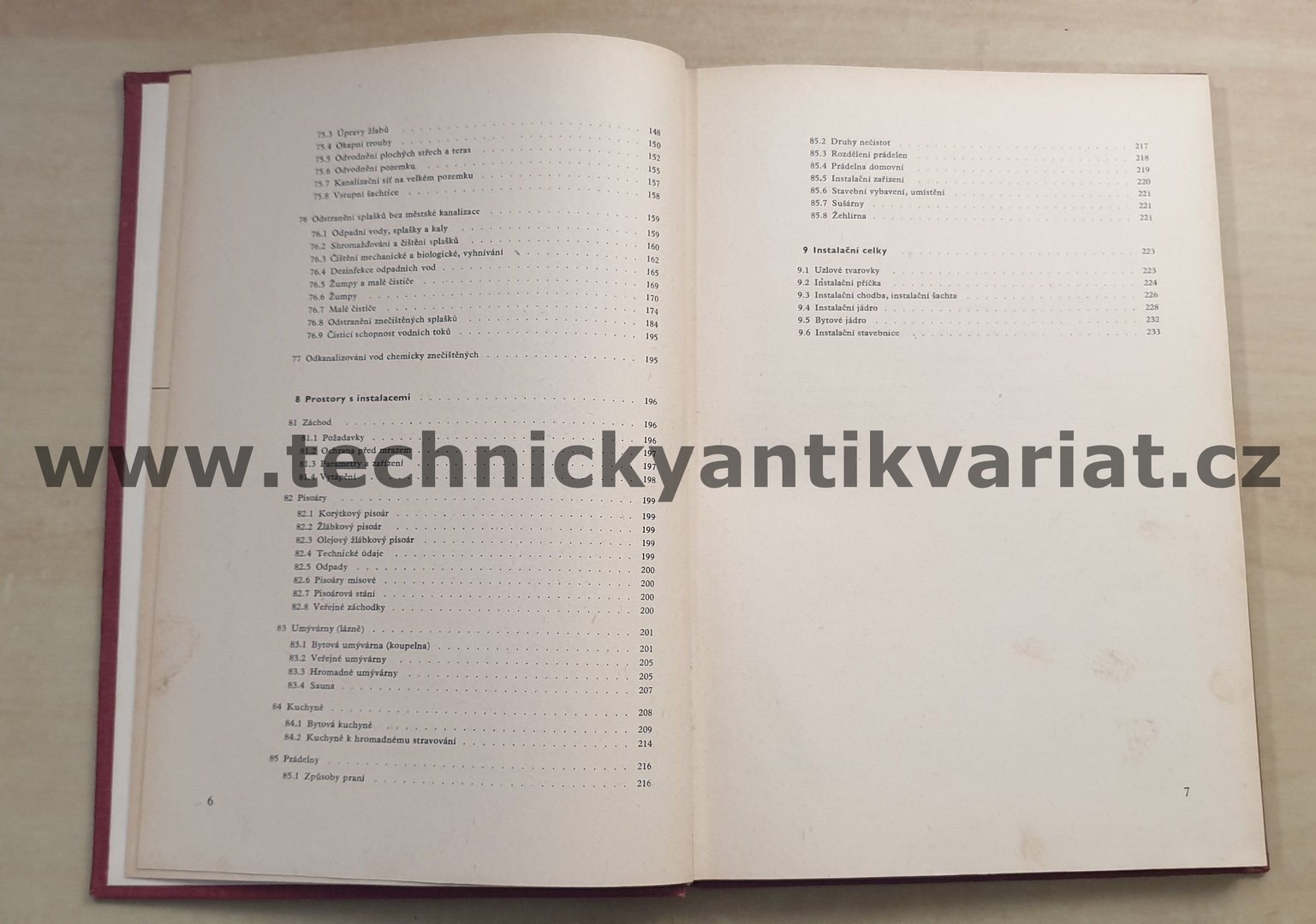 Technická zařízení budov - domovní kanalizace, prostory s instalacemi a instalační celky - Krch (1968)