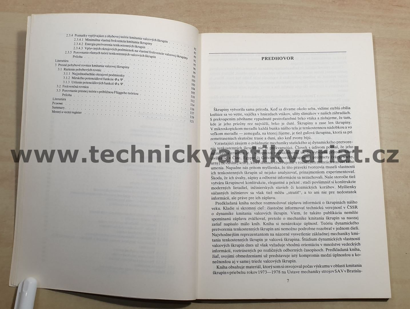 Mechanika kmitání válcových škrupín - Štefan Markuš (1982)