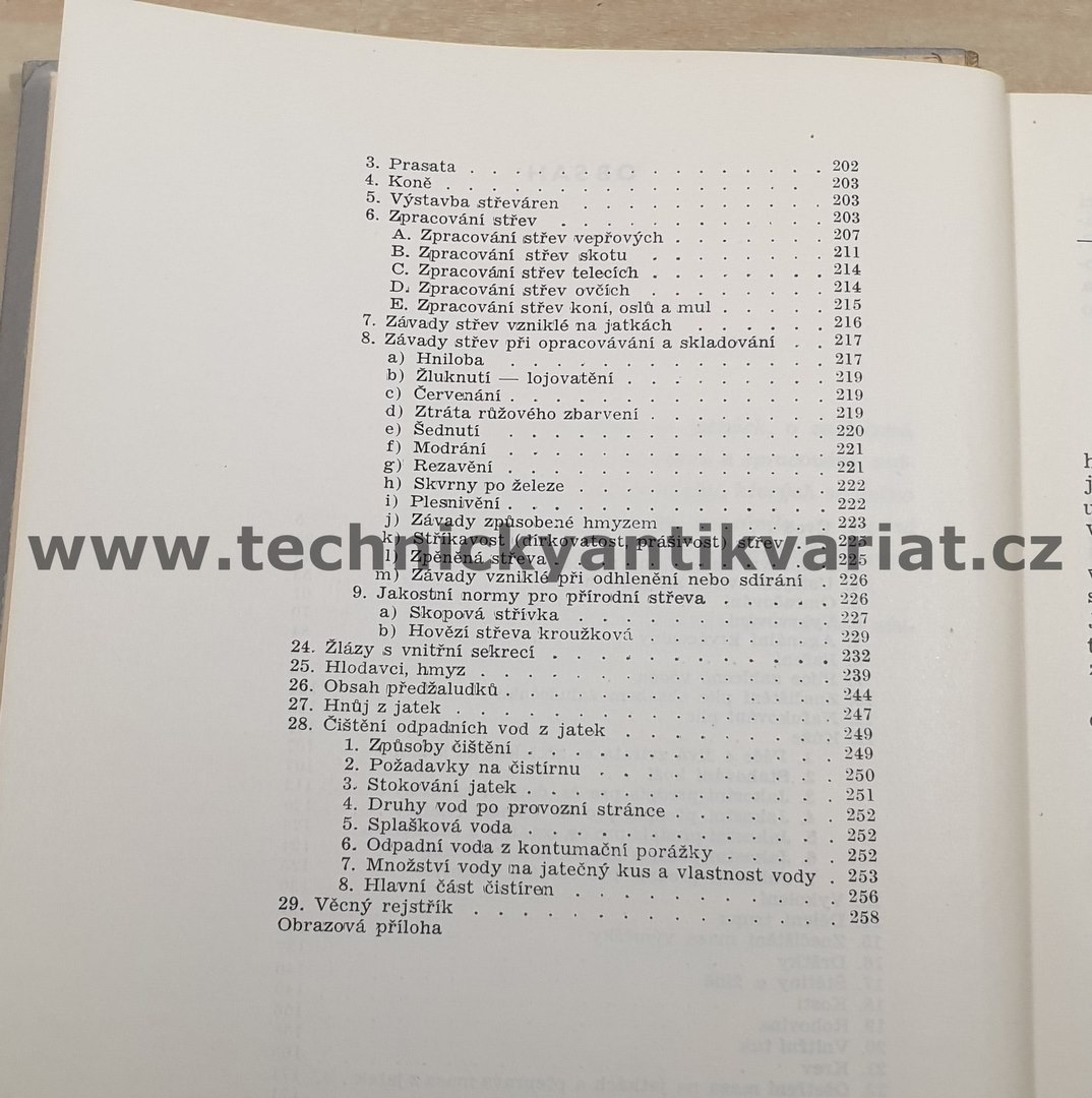 Škody na mase a živočišných surovinách při zpracování zvířat na jatkách - Hokl, Matyáš (1952)