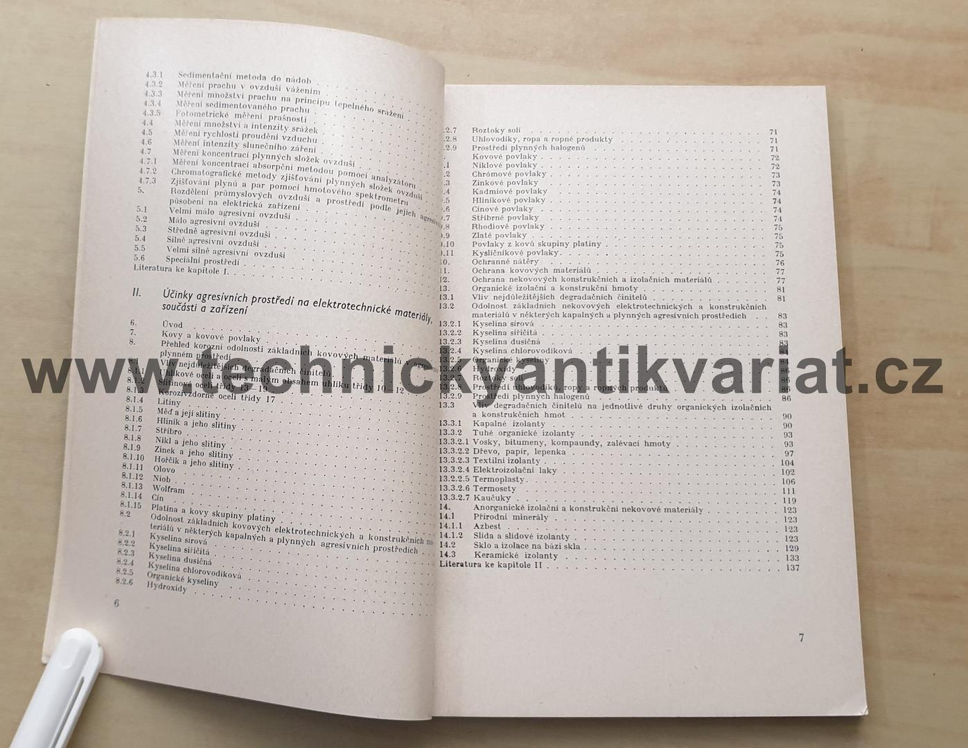 Elektrická zařízení v chemických a jiných agresivních prostředí - Bartáková, Vařák (1975)