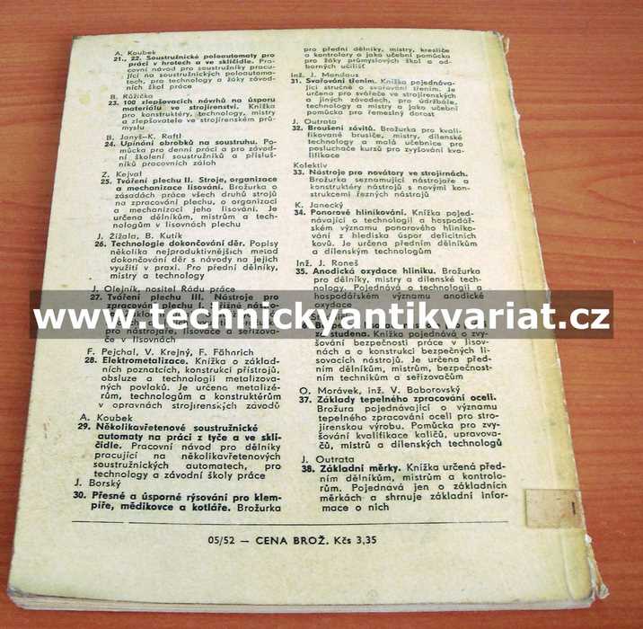 Lisovací nástroje z plastických hmot