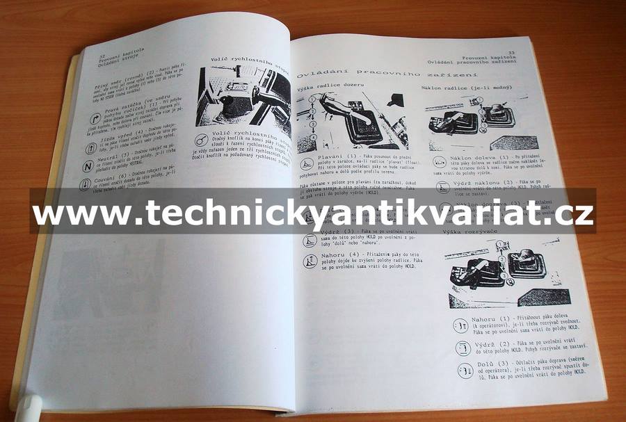 Caterpillar D8N Pásový dozer