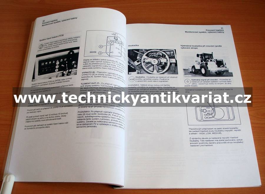 Caterpillar 938F Kolový nakladač