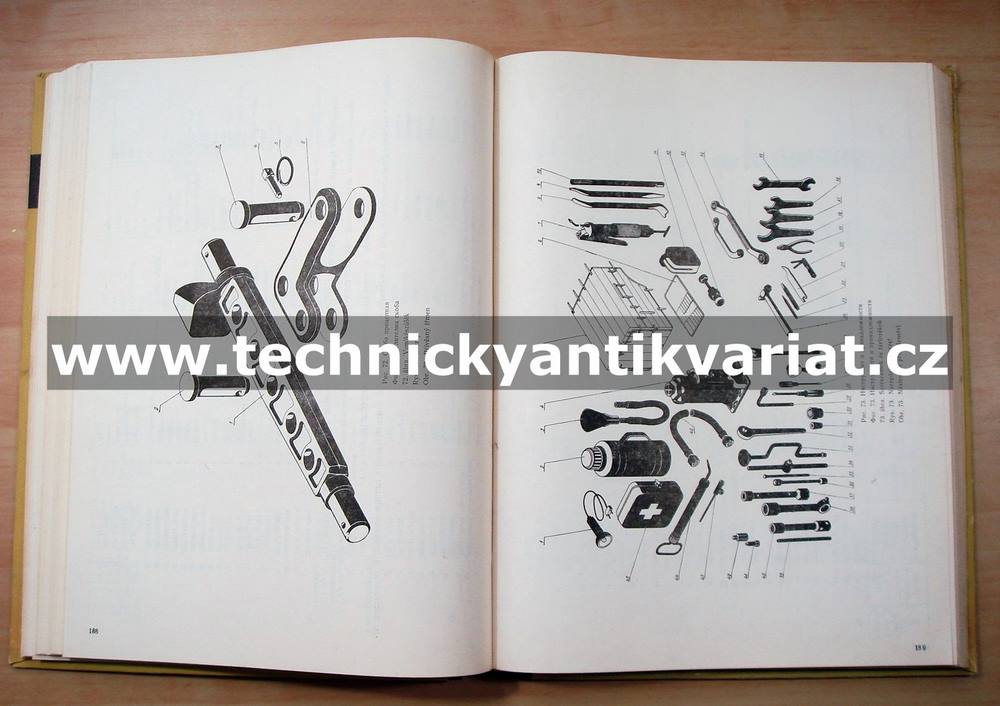 Traktor K701, K700A Kirovec - katalog dílů (1981)