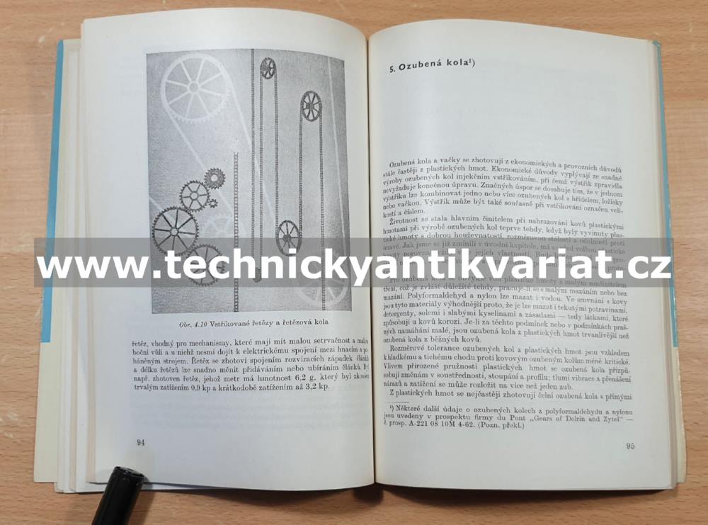 Polyformaldehyd a kopolymery - Russel B Akin (1965)