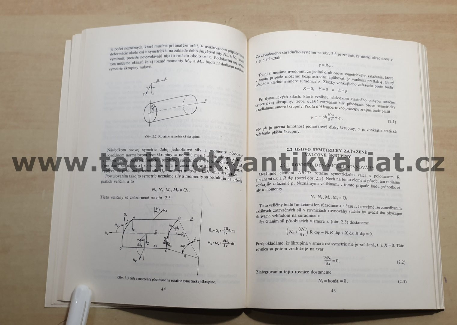 Mechanika kmitání válcových škrupín - Štefan Markuš (1982)