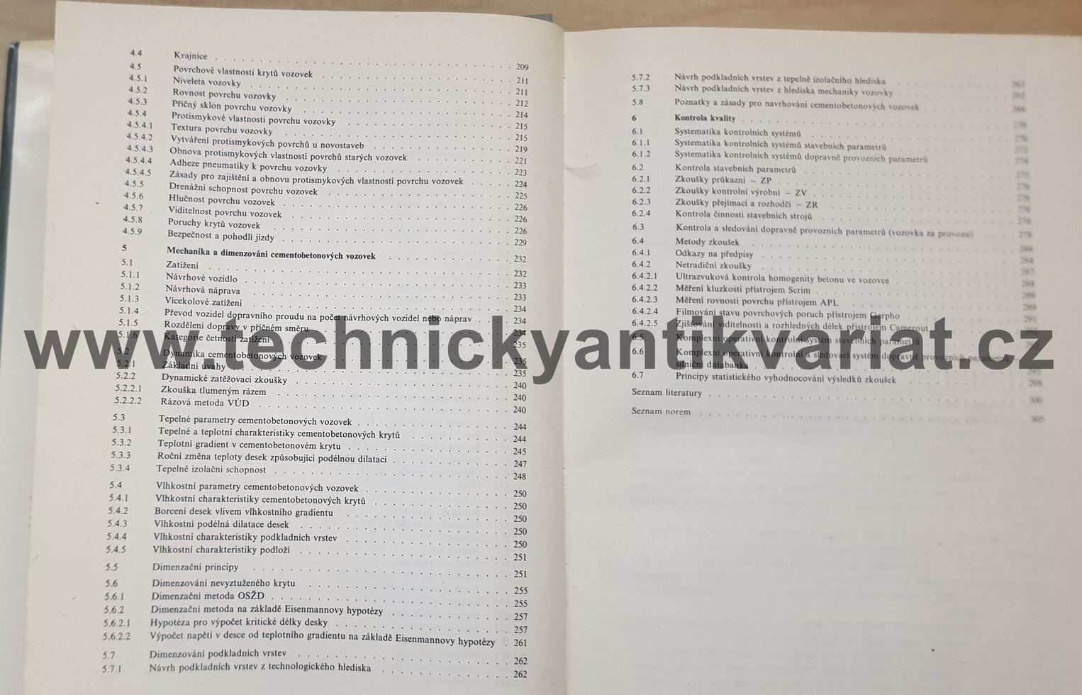 Vozovky z cementovaného betonu - E.Šlachta (1981)