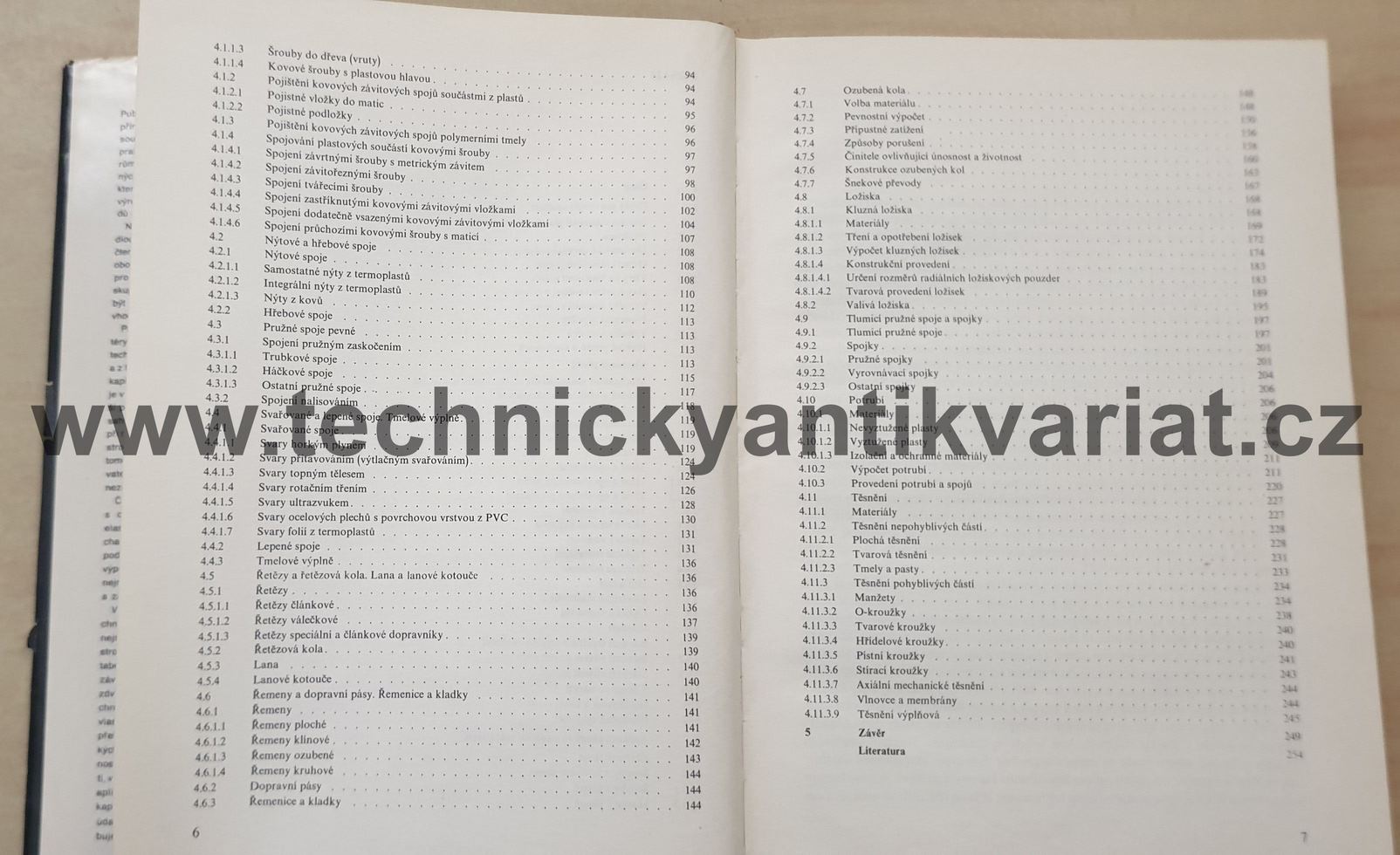 Strojní součásti z plastů - Jan kolouch (1981)