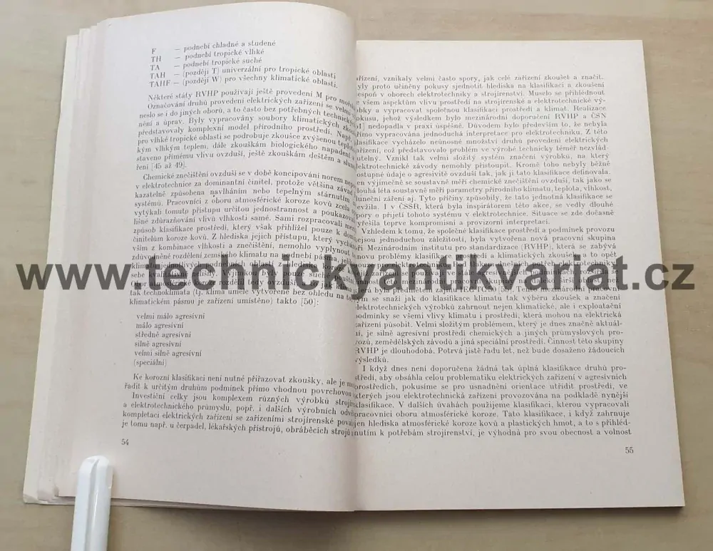 Elektrická zařízení v chemických a jiných agresivních prostředí - Bartáková, Vařák (1975)