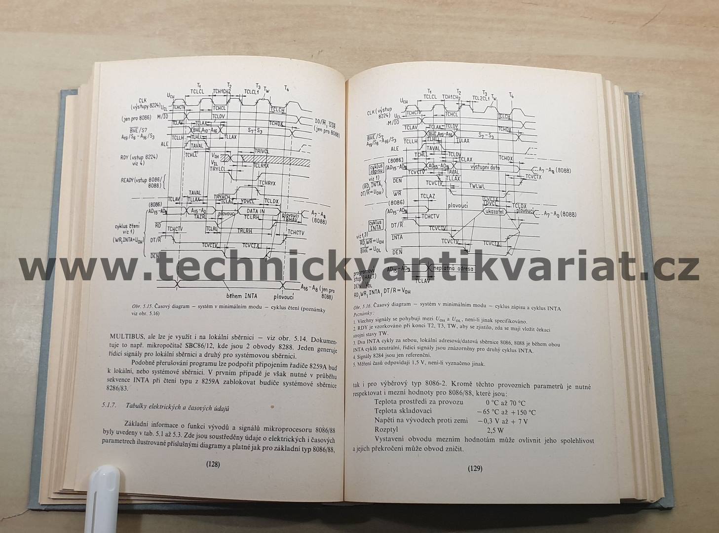 Monolitické mikroprocesory a mikropočítače - Pavel Valášek (1989)