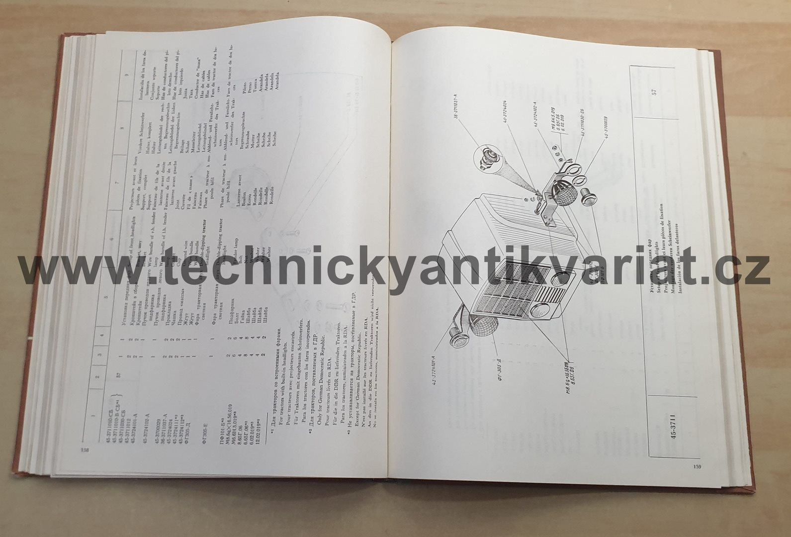Traktory Bělarus - katalog náhradních dílů (1979)