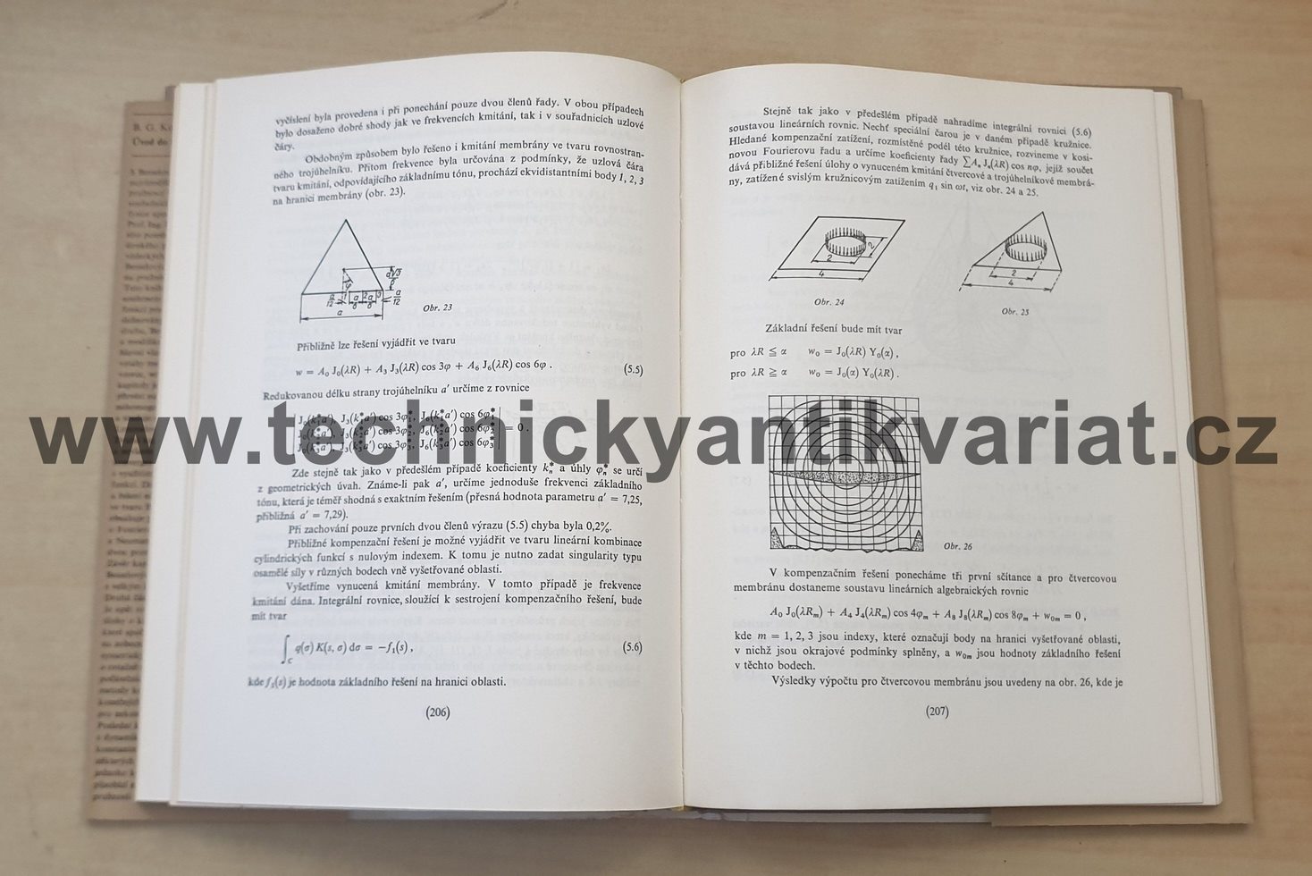 Úvod do teorie Besselových funkcí - B.G. Koreněv (1977)