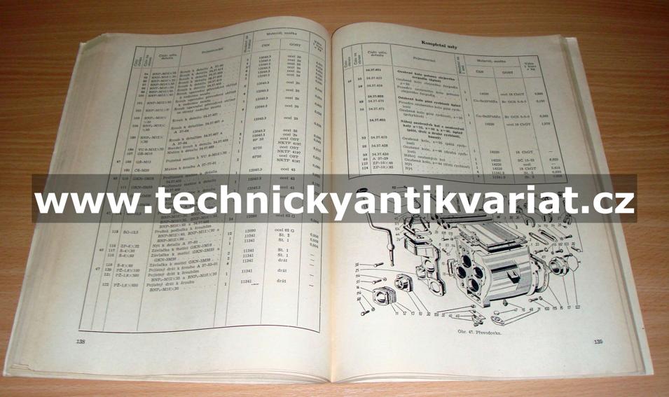 Traktor DT 54