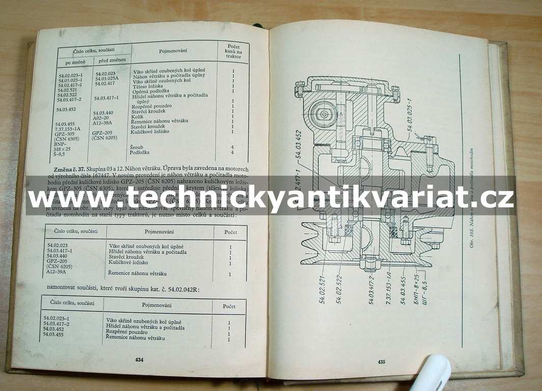 Traktor DT54A, DT55A