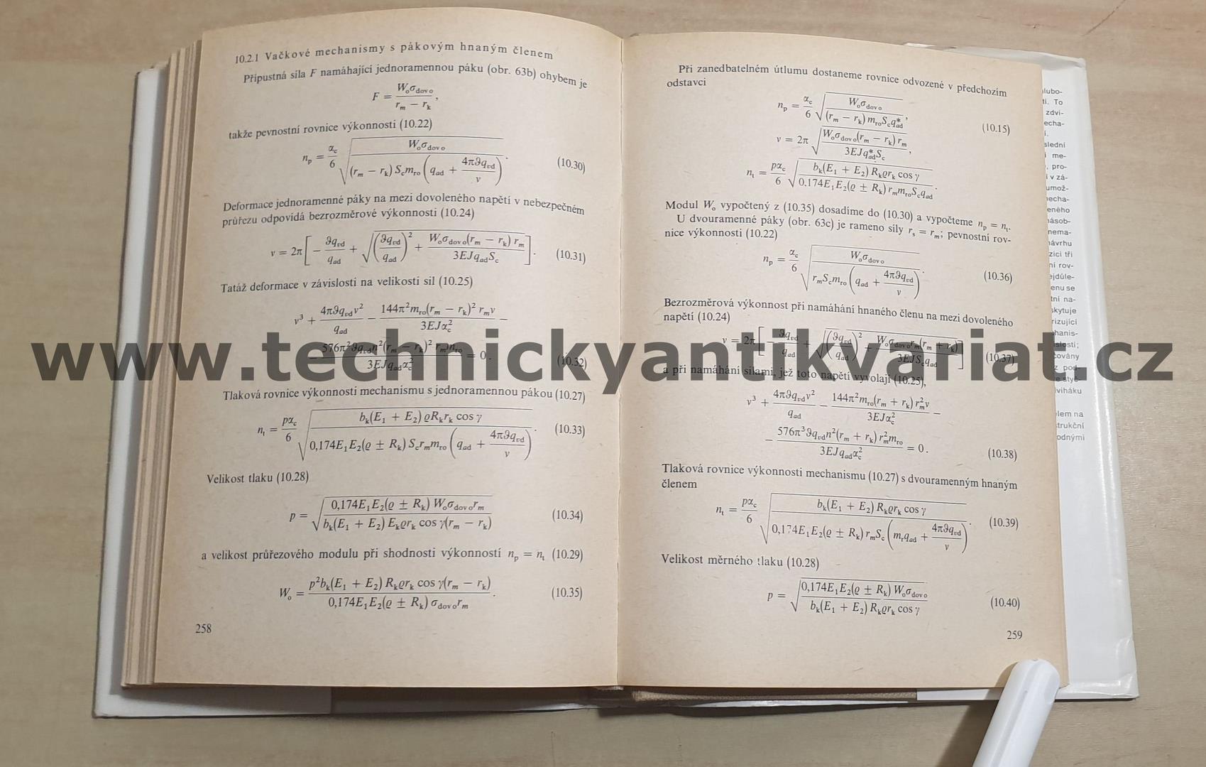 Zdvihové závislosti vačkových mechanismů - K. Petrů (1980)