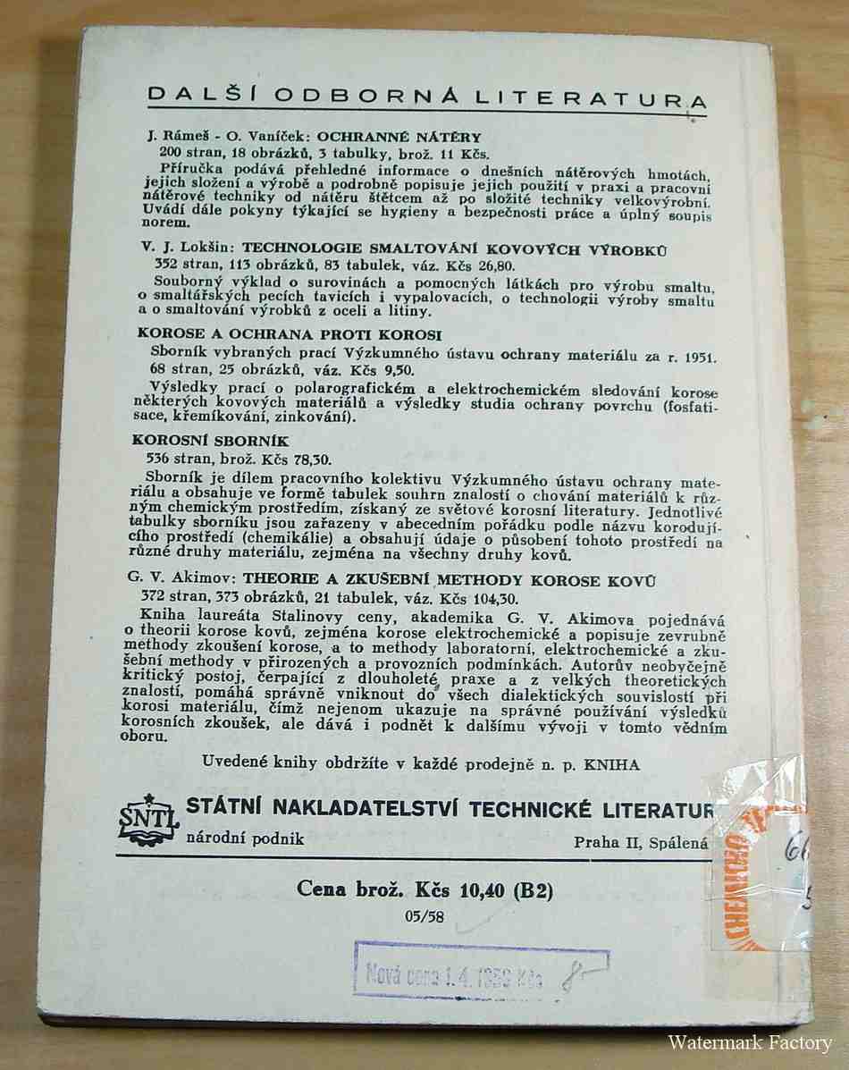 Nátěry kovových a dřevěných povrchů strojů